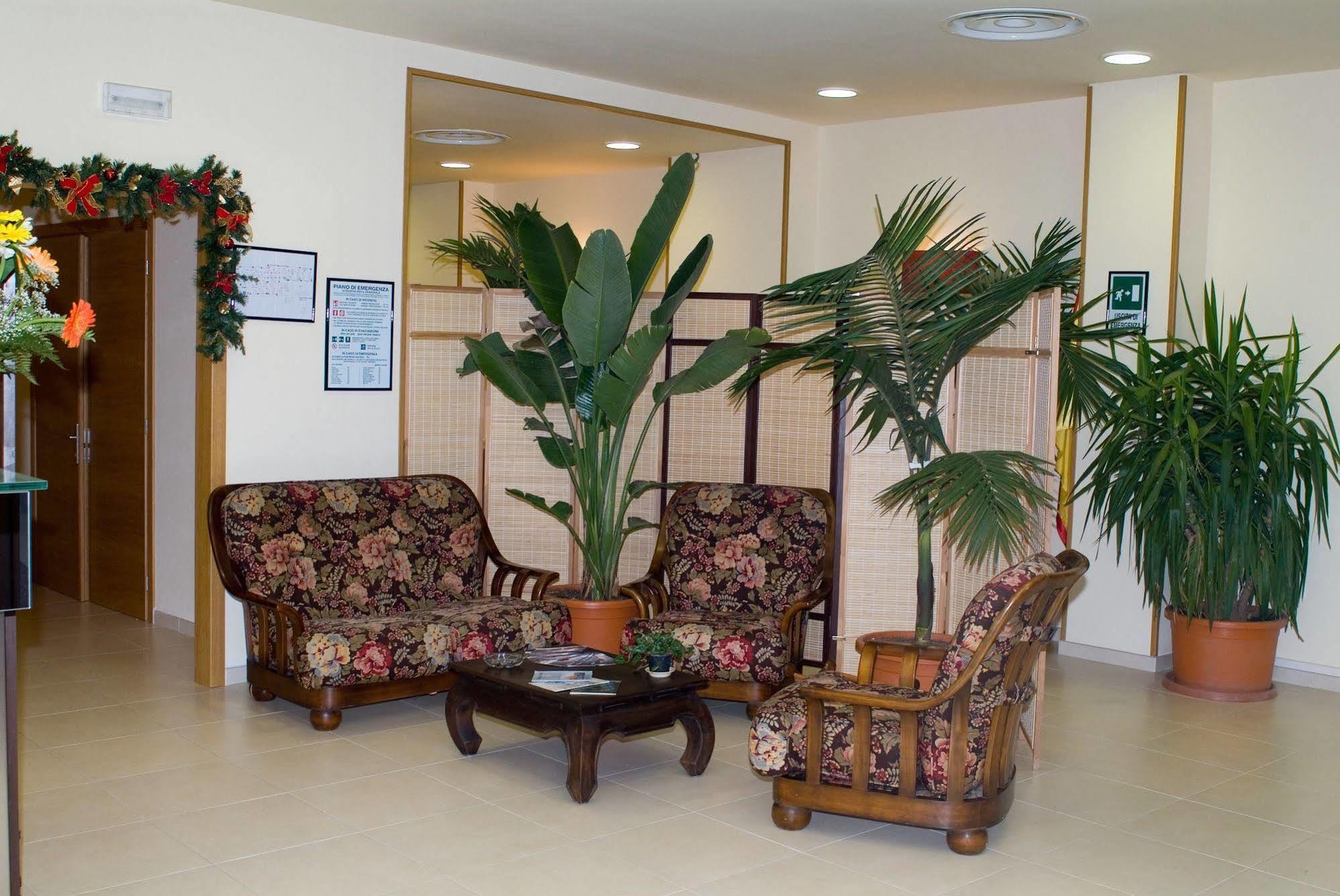Hotel Milomax Dış mekan fotoğraf