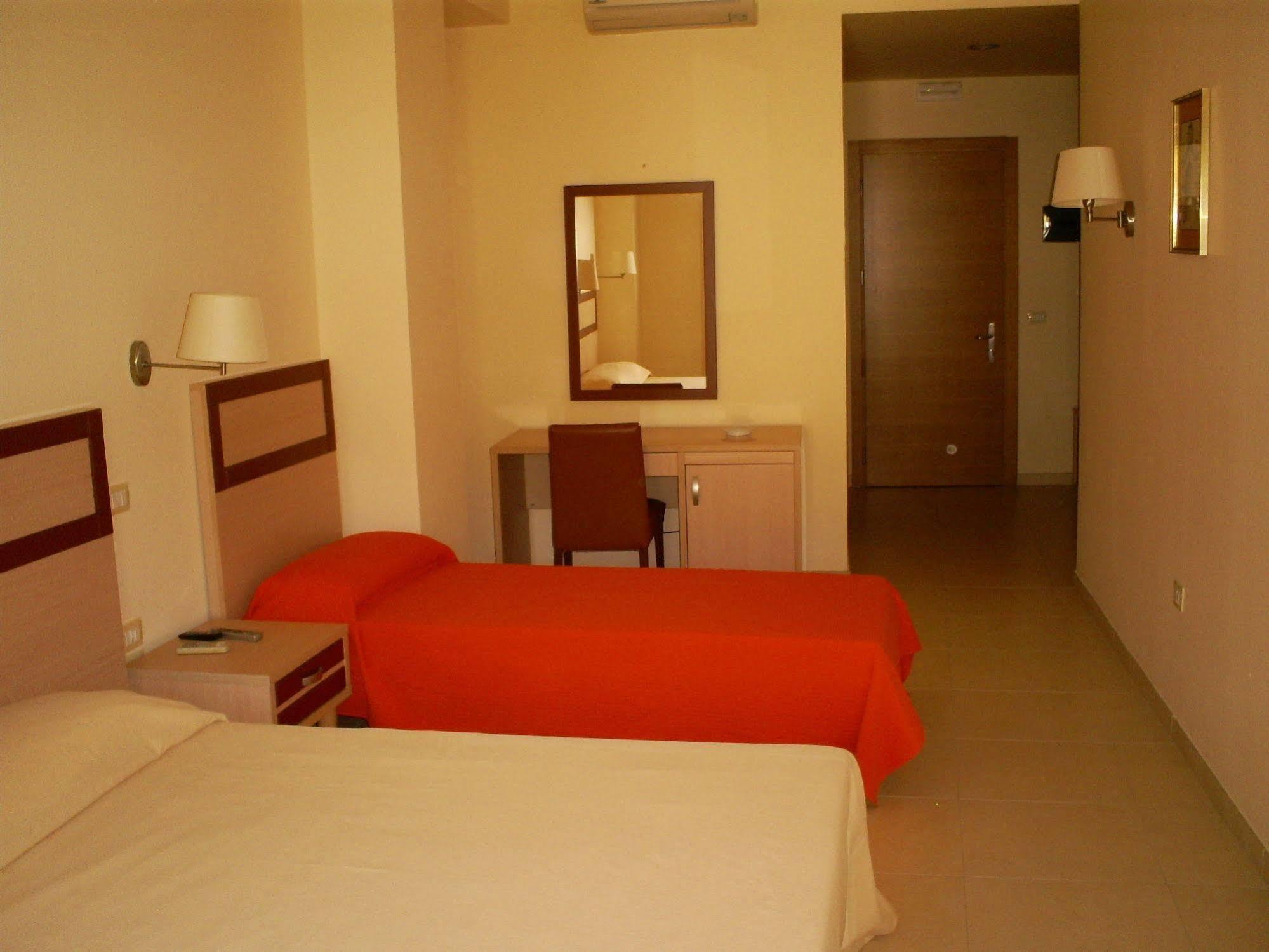 Hotel Milomax Dış mekan fotoğraf
